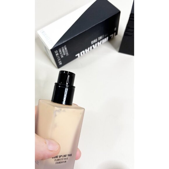 il Makiage 035 Foundation & Bella 704 Dirty Talk Lipstick Duo New - Picture 5 of 5